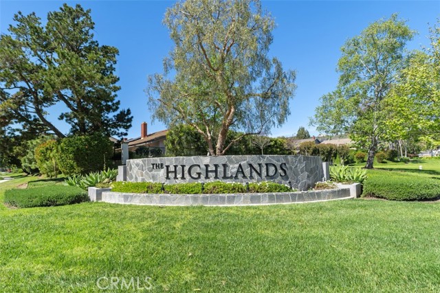 17 Silver Crescent, Irvine CA: https://media.crmls.org/medias/e28cfd1e-7b2e-4353-8fcd-62ae31d8193a.jpg