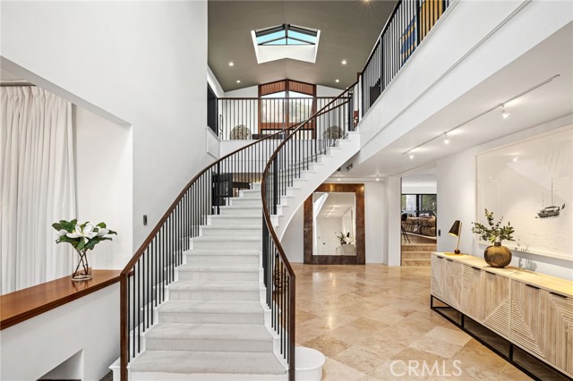 Dramatic entrance staircase
