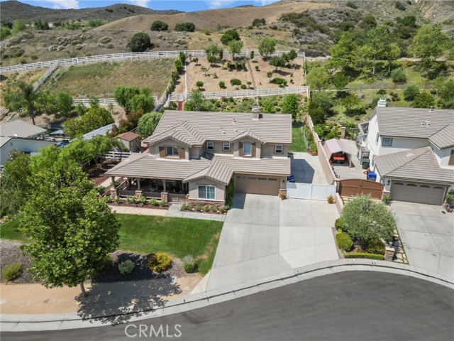 30444 Hidden Valley Court, Castaic CA: https://media.crmls.org/medias/e28dbbac-7459-44ce-859e-7e792b3b5d84.jpg