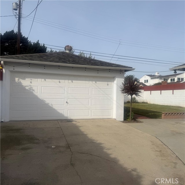 Detail Gallery Image 5 of 25 For 7407 Dunfield, Los Angeles,  CA 90045 - 3 Beds | 2 Baths