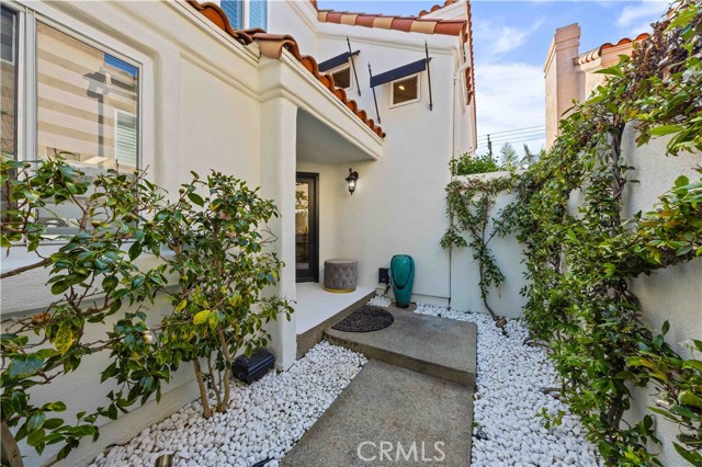 Detail Gallery Image 2 of 48 For 57 Shearwater Pl, Newport Beach,  CA 92660 - 3 Beds | 2/1 Baths