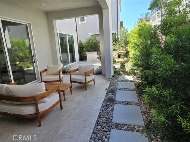 171 Bear Leaf Drive, Lake Forest CA: https://media.crmls.org/medias/e28f6eb9-20e1-4e07-903e-ae72c19c42e8.jpg