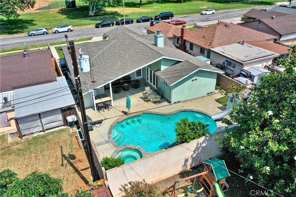 MLS #OC25128179 img 37