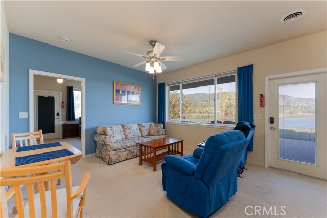 2260 Lakeshore Blvd, Upper Lake CA: https://media.crmls.org/medias/e28f928f-7096-4f3d-a377-b4dc26db0887.jpg
