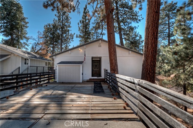 Detail Gallery Image 2 of 46 For 758 Silver Tip Dr, Big Bear Lake,  CA 92315 - 4 Beds | 3 Baths