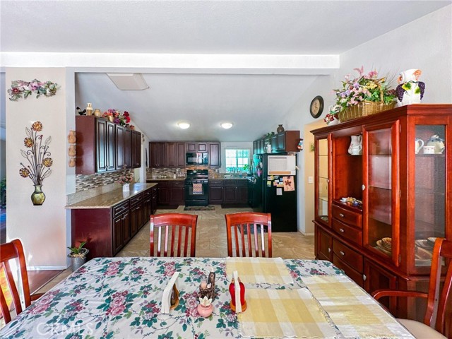 Detail Gallery Image 14 of 43 For 2117 Windflower Dr #108,  Rosamond,  CA 93560 - 5 Beds | 2 Baths