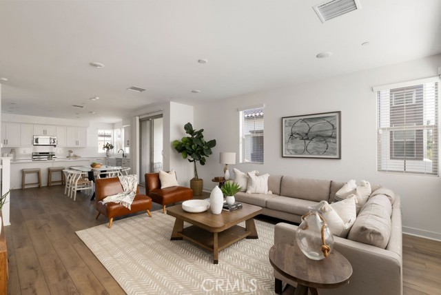 Detail Gallery Image 8 of 32 For 6026 Derby Ln, Cypress,  CA 90720 - 4 Beds | 3/1 Baths