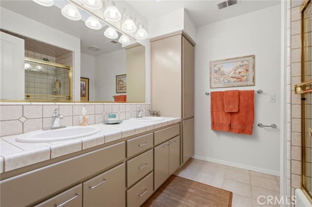 Detail Gallery Image 35 of 61 For 2134 Cottonwood Cir, Visalia,  CA 93277 - 4 Beds | 3 Baths