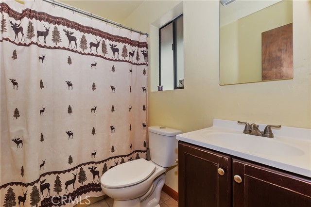 320 W Aeroplane Boulevard, Big Bear City CA: https://media.crmls.org/medias/e291a1ca-46fd-4d9b-9ea0-a28932c773a5.jpg