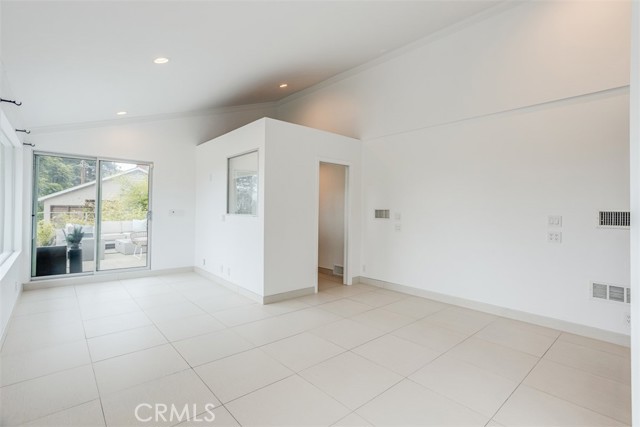 11354 Sunshine Terrace, Studio City CA: https://media.crmls.org/medias/e291a733-3a5c-4cec-b07c-478fb94eef3d.jpg