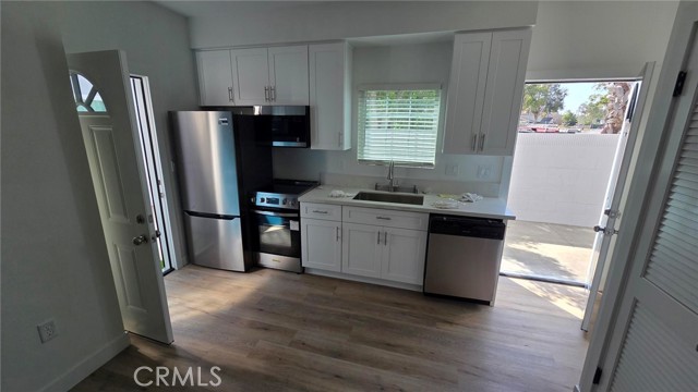 Detail Gallery Image 3 of 12 For 988 El Camino #106,  Costa Mesa,  CA 92626 - 3 Beds | 2 Baths