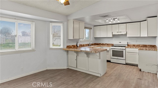 Detail Gallery Image 12 of 29 For 8222 3rd Ave, Hesperia,  CA 92345 - 3 Beds | 2 Baths