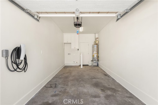2134 Orange Avenue, Costa Mesa CA: https://media.crmls.org/medias/e2926fe7-231d-4db1-ac07-14aedc26c40d.jpg