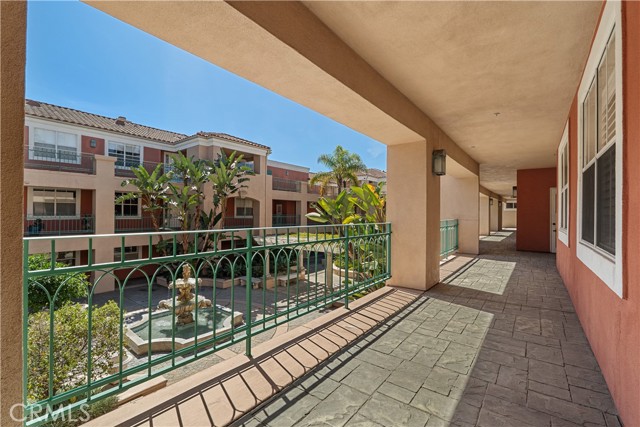 Detail Gallery Image 4 of 46 For 5142 Warner Ave #209,  Huntington Beach,  CA 92649 - 2 Beds | 2 Baths