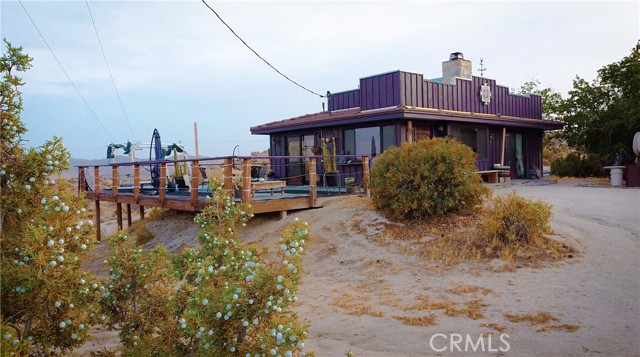 56564 Nelson Avenue, Yucca Valley CA: https://media.crmls.org/medias/e293ff78-e65d-4e14-8ed6-3a6c7d144127.jpg