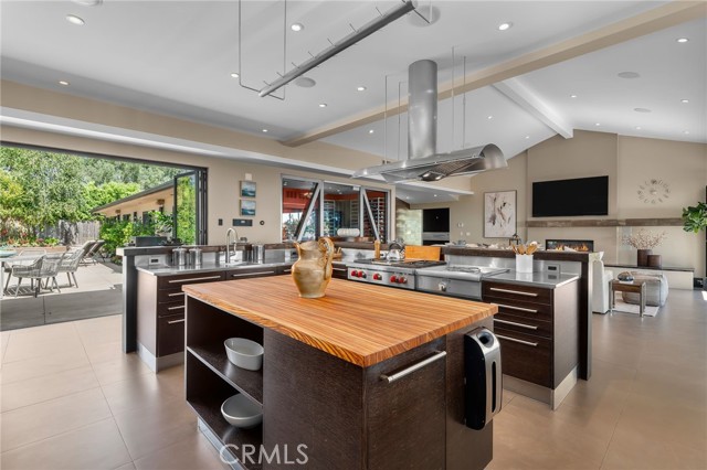 1 Crestwind Drive, Rancho Palos Verdes CA: https://media.crmls.org/medias/e294d0cf-3a3a-4dea-8136-a60cf2ab6db5.jpg
