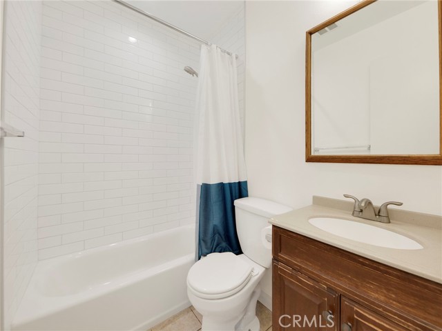 Detail Gallery Image 24 of 53 For 6215 Glide Ave, Woodland Hills,  CA 91367 - 4 Beds | 3 Baths