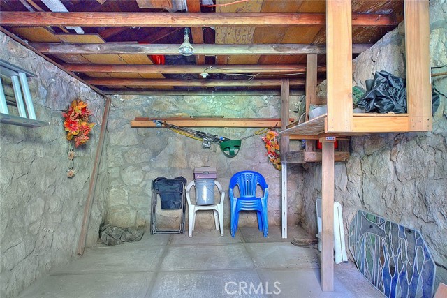 27048 State Highway 189, Blue Jay CA: https://media.crmls.org/medias/e29566ce-879d-48f7-9cbc-6d4726a1e0a8.jpg