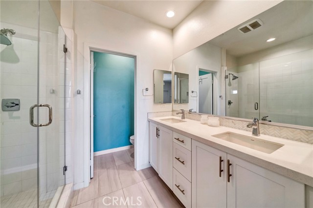 114 Epic, Irvine CA: https://media.crmls.org/medias/e2959a6d-231c-46b2-a838-a5d2791bc0f7.jpg