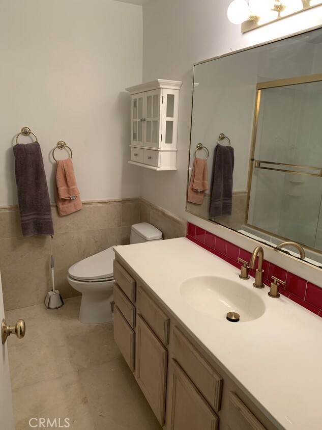 Detail Gallery Image 8 of 11 For 29 Dearborn Pl #7,  Goleta,  CA 93117 - 2 Beds | 1 Baths