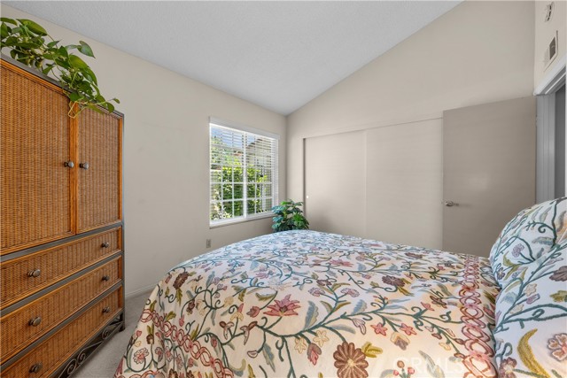 Detail Gallery Image 20 of 44 For 621 Westchester Ln, Thousand Oaks,  CA 91320 - 3 Beds | 2/1 Baths