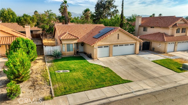 5802 Russ Place, Palmdale CA: https://media.crmls.org/medias/e2972382-0577-4fb6-9a36-dd7cecb4cdf8.jpg