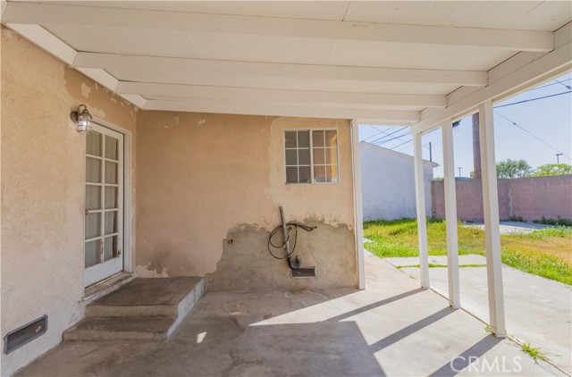 13303 Judah Avenue, Hawthorne CA: https://media.crmls.org/medias/e297ce77-0eab-4aaa-8db2-886412c26c42.jpg