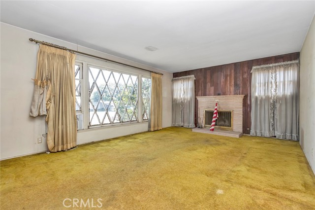 2106 E Cortez E Street, West Covina CA: https://media.crmls.org/medias/e298f2f2-b26a-45bd-9fac-e4c9dab4b94a.jpg