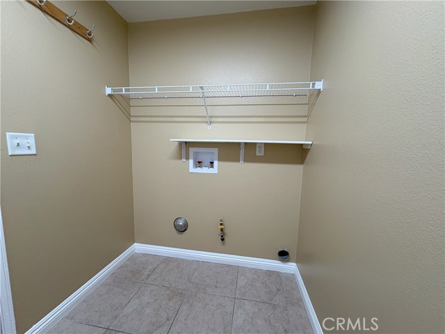 Detail Gallery Image 8 of 39 For 12325 Nicole, Corona,  CA 91752 - 4 Beds | 2/1 Baths