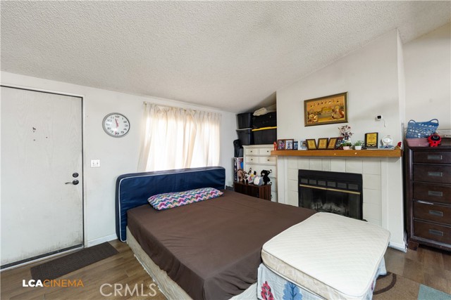 Detail Gallery Image 4 of 21 For 14035 Rosedale #134,  Bakersfield,  CA 93314 - 4 Beds | 2/1 Baths