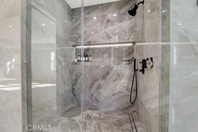 20151 Via Medici, Porter Ranch CA: https://media.crmls.org/medias/e2996e79-069e-4c2a-a3c9-81714d207f34.jpg