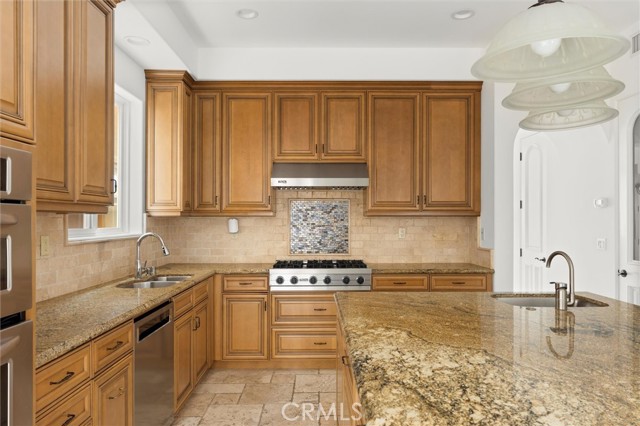 Detail Gallery Image 15 of 54 For 122 9th Street, Huntington Beach,  CA 92648 - 3 Beds | 3/2 Baths