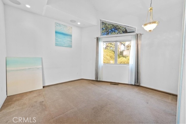 38512 North Shore Drive, Fawnskin CA: https://media.crmls.org/medias/e29bde93-79ff-44a6-94a4-7dc93399c2a4.jpg