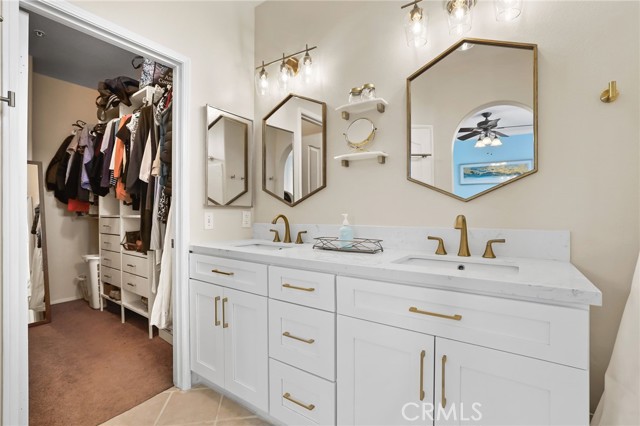 2348 Sunningdale Drive, Tustin CA: https://media.crmls.org/medias/e29c4bf9-ae59-46cf-872c-a89ef50e5ba0.jpg