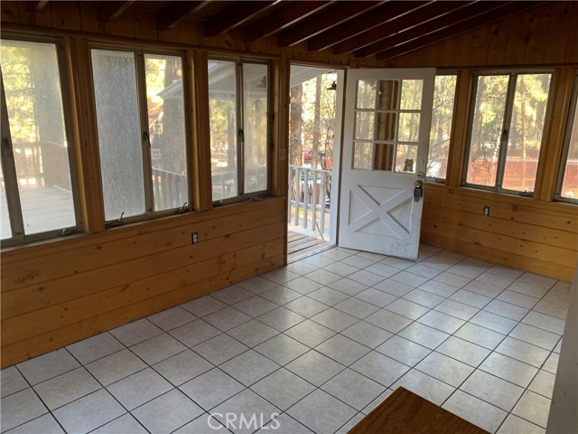 Detail Gallery Image 4 of 17 For 1507 Irene St, Wrightwood,  CA 92397 - 2 Beds | 2 Baths