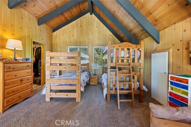 Detail Gallery Image 16 of 26 For 1075 Grass Valley Rd, Lake Arrowhead,  CA 92352 - 3 Beds | 2 Baths