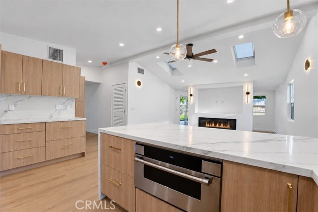 11158 Orion Ave photo 10