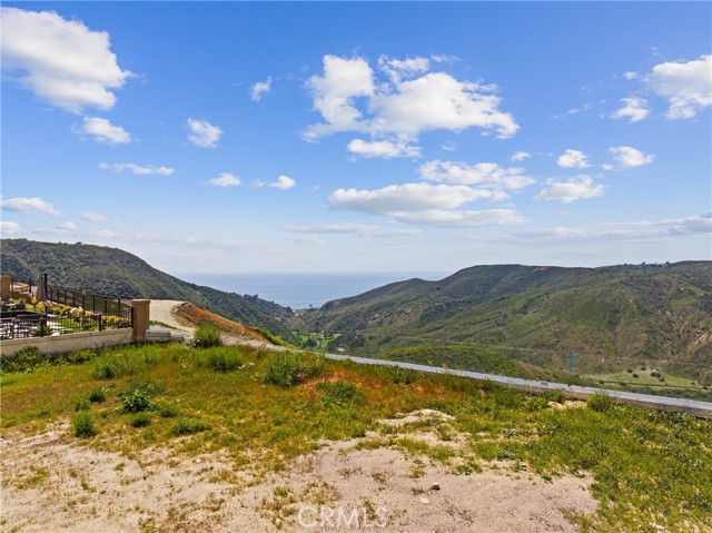 27 Coronado Pointe, Laguna Niguel CA: https://media.crmls.org/medias/e29db5cd-a6c4-42c2-8ccd-61a3d3439020.jpg
