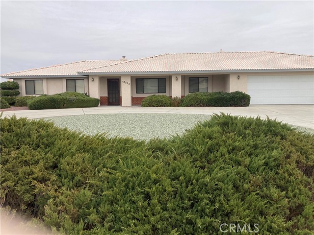 Detail Gallery Image 2 of 32 For 12563 Sarsi Ct, Apple Valley,  CA 92308 - 4 Beds | 3 Baths