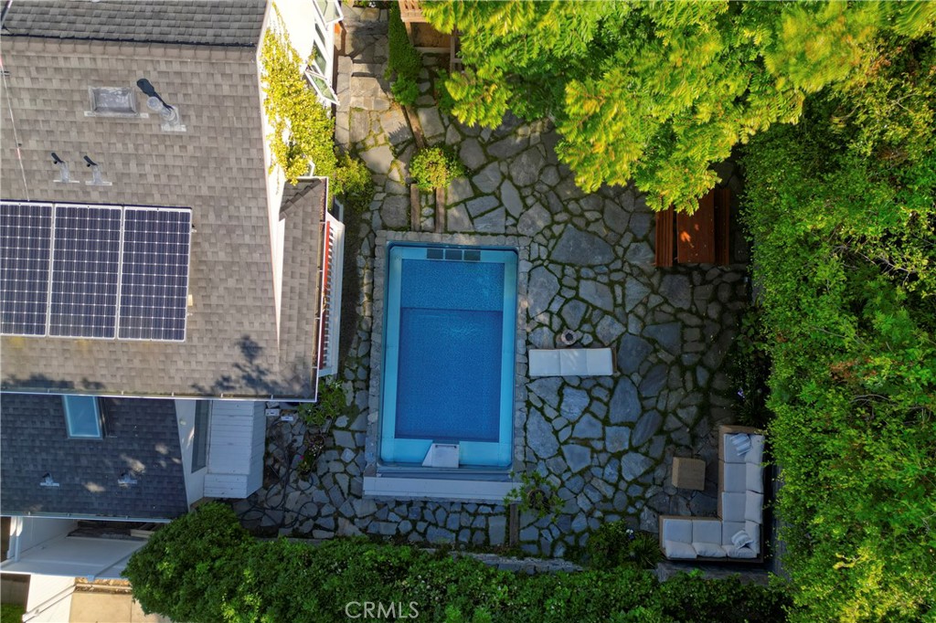 https://media.crmls.org/medias/e29ee5d6-eabe-46c7-840a-bc62aaa8afed.jpg?preset=X-Large