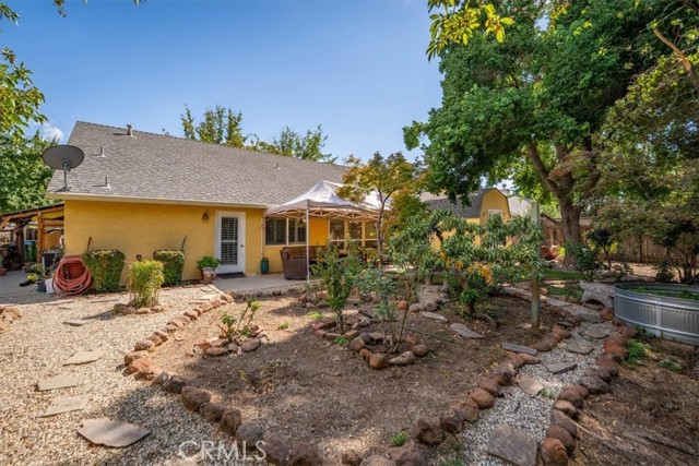 2386 Farmington Avenue, Chico CA: https://media.crmls.org/medias/e29fb981-a098-4887-80b9-e369560418b5.jpg
