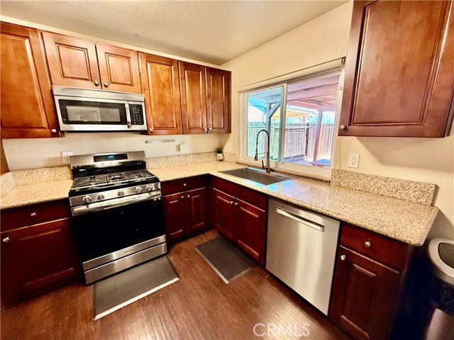 Detail Gallery Image 10 of 33 For 14210 Kingsway Ct, Moreno Valley,  CA 92553 - 4 Beds | 2 Baths
