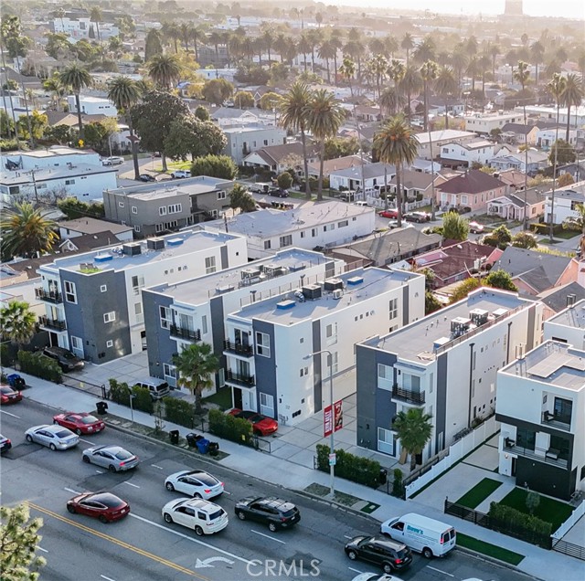 Detail Gallery Image 17 of 20 For 2727 S La Brea Ave #2733,  Los Angeles,  CA 90016 - 4 Beds | 4/1 Baths