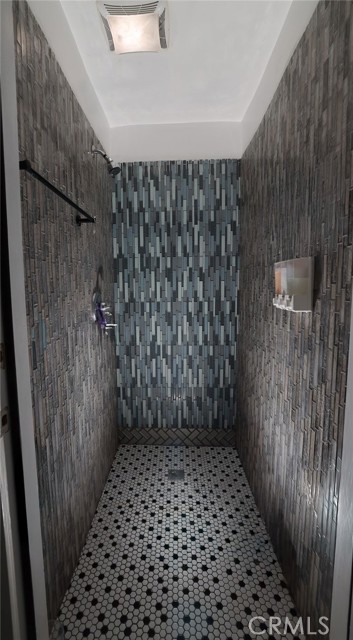 Detail Gallery Image 15 of 20 For 6413 S Vermont Ave, Los Angeles,  CA 90044 - – Beds | – Baths