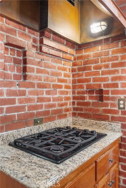 211 E Virginia Avenue, Glendora CA: https://media.crmls.org/medias/e2a07974-574a-46d3-b803-15285516f375.jpg