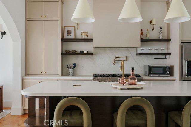 5142 Brynhurst Avenue, Los Angeles CA: https://media.crmls.org/medias/e2a0f69e-2db7-4c18-832d-2ccdb9d33b94.jpg