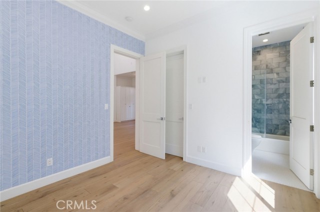 Detail Gallery Image 10 of 59 For 1405 Oak Ave, Manhattan Beach,  CA 90266 - 4 Beds | 4/1 Baths