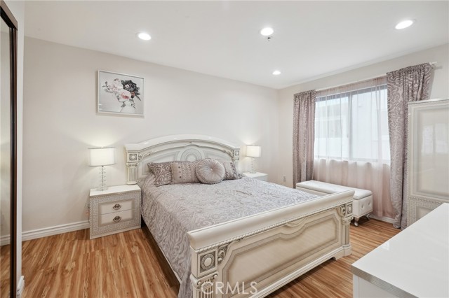301 W Loraine Street, Glendale CA: https://media.crmls.org/medias/e2a27725-8186-4561-8227-68fe773a5cc6.jpg