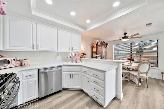 Detail Gallery Image 9 of 30 For 5151 Walnut Ave #34,  Irvine,  CA 92604 - 2 Beds | 2/1 Baths