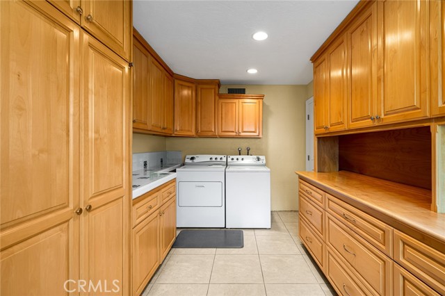 34 sage, Bell Canyon CA: https://media.crmls.org/medias/e2a28897-2c87-49ac-9ba0-97aa4f37b5eb.jpg